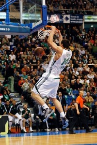 Nikola Pekovic is an animal at attacking the basket